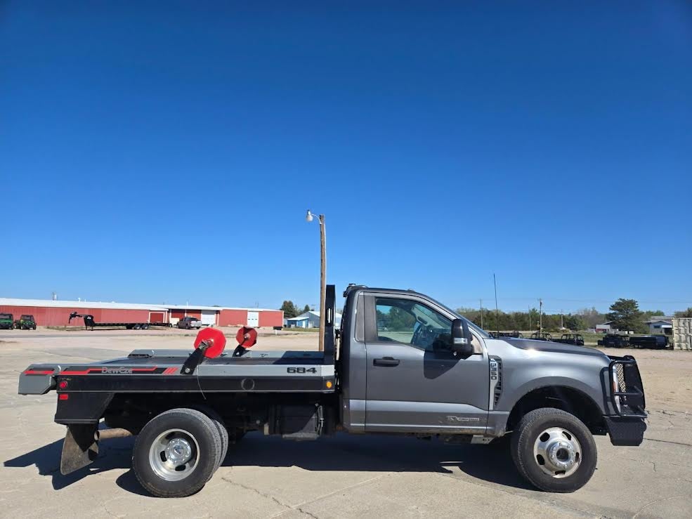 2023 Ford F-350 Chassis DRW