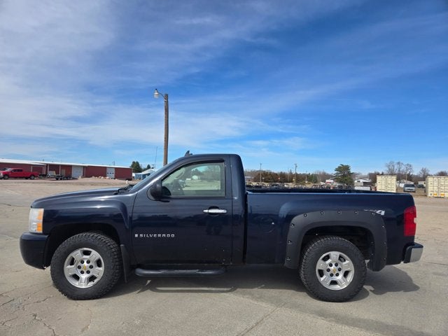 Used 2007 Chevrolet Silverado 1500 Work Truck with VIN 1GCEK14C97Z639316 for sale in Valentine, NE