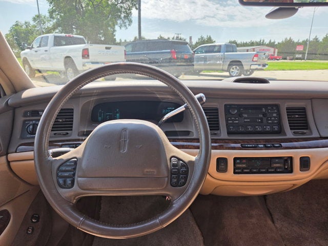 1997 Lincoln Town Car Signature