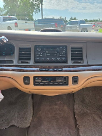 1997 Lincoln Town Car Signature