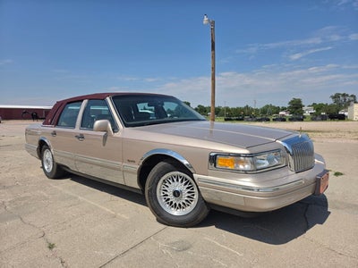 1997 Lincoln Town Car Signature