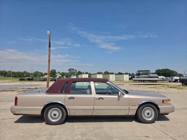1997 Lincoln Town Car Signature