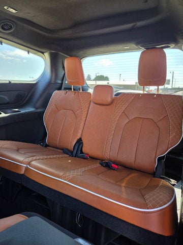 2026 Chrysler Pacifica Hybrid Pinnacle
