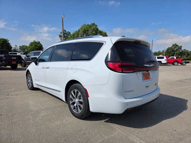2026 Chrysler Pacifica Hybrid Pinnacle