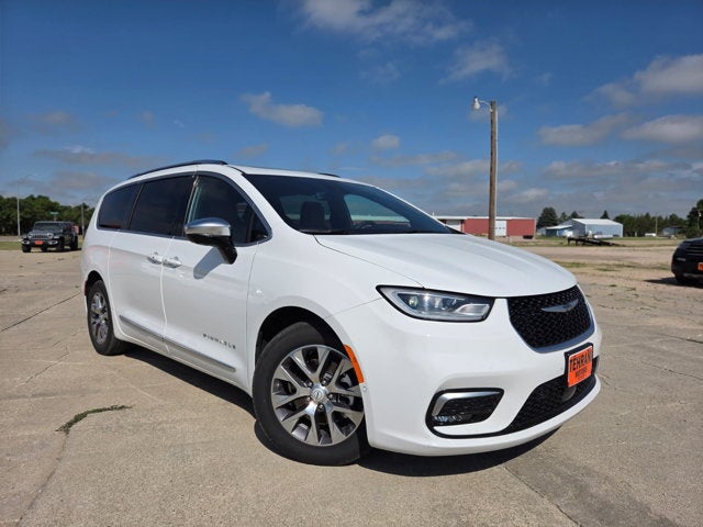 2026 Chrysler Pacifica Hybrid Pinnacle