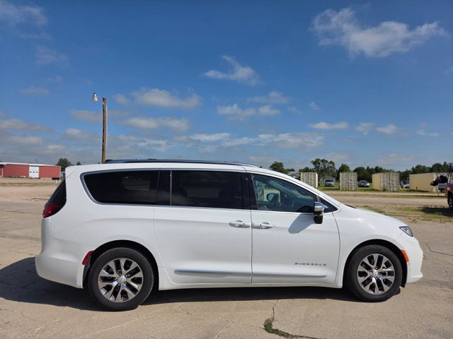 2026 Chrysler Pacifica Hybrid Pinnacle