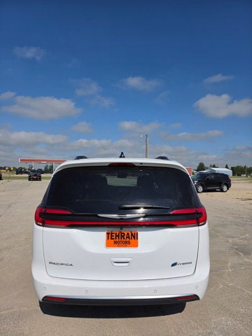 2026 Chrysler Pacifica Hybrid Pinnacle