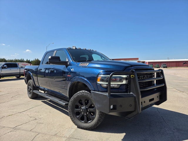 2022 RAM 3500 Laramie Crew Cab 4x4 6'4' Box