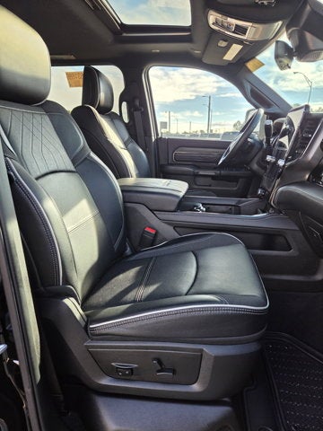 2025 RAM 3500 Limited Crew Cab 4x4 8' Box