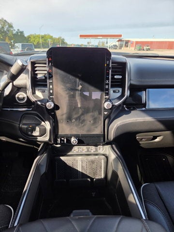 2025 RAM 3500 Limited Crew Cab 4x4 8' Box