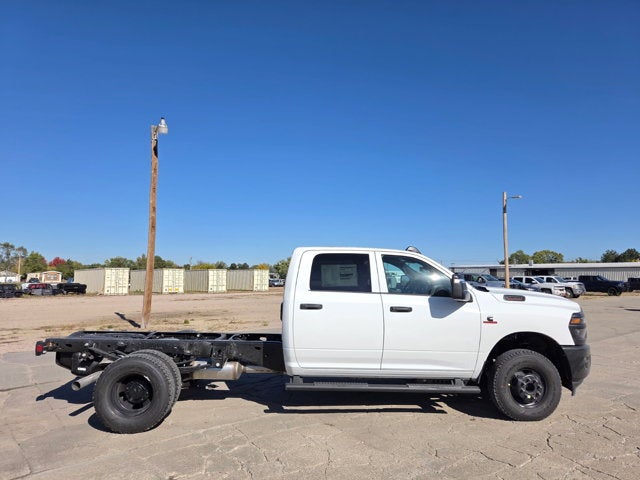 2027 RAM Ram 3500 Chassis Cab RAM 3500 TRADESMAN CREW CAB CHASSIS 4X4 60' CA
