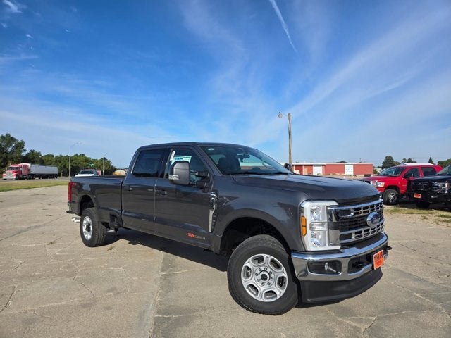 2026 Ford Super Duty F-350 SRW XLT